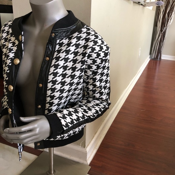 Beautiful jacket - Picture 3 of 3